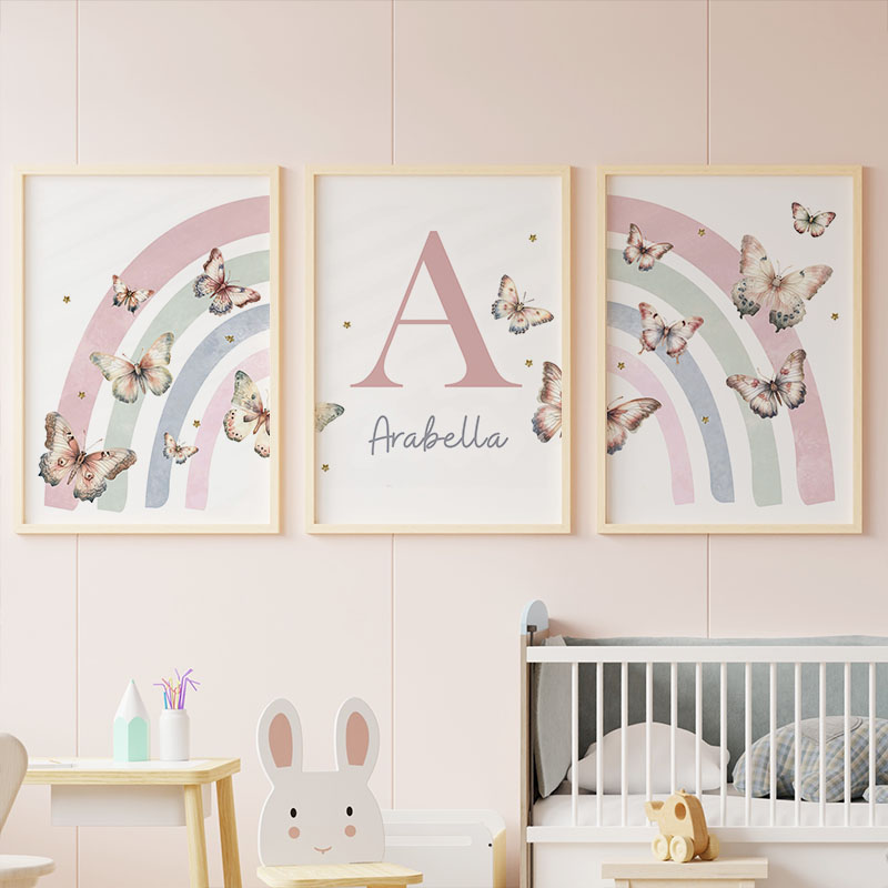 Baby Nursery Decor Girl - สีชมพูสายรุ้งผีเสื้อที่กําหนดเองชื่อเด็ก Wall Art เนอสเซอรี่ผ้าใบพิมพ์ภาพวาดสีน้ําโปสเตอร์ภาพสาวเด็กตกแต่งห้อง